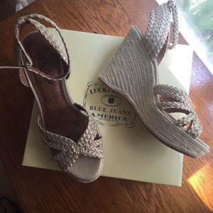EUC Lucky Brand Gold Platform Wedge Espadrilles 8